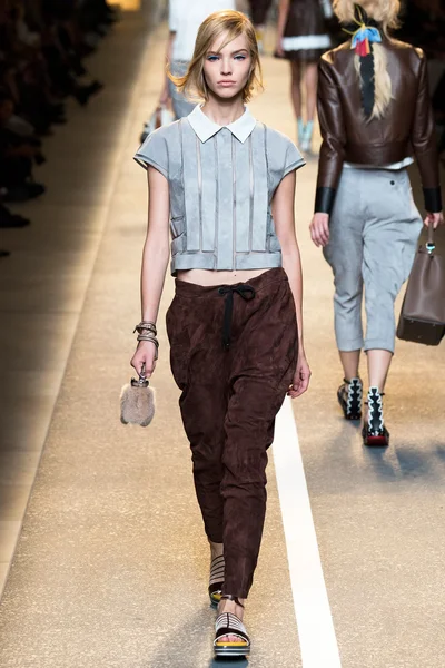Look 37
